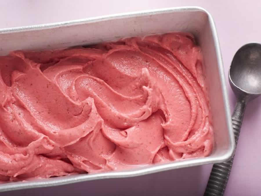 Glace au yaourt et aux fraises au Thermomix