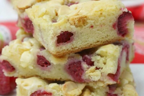 Brownies au chocolat blanc et aux framboises au Thermomix