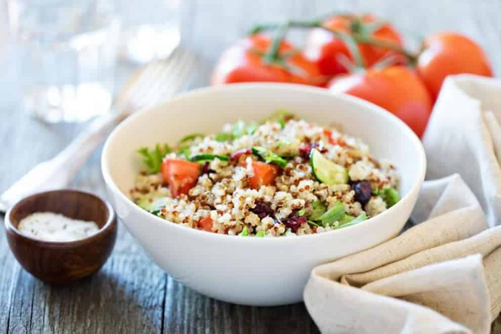 Salade légère de quinoa et légumes frais