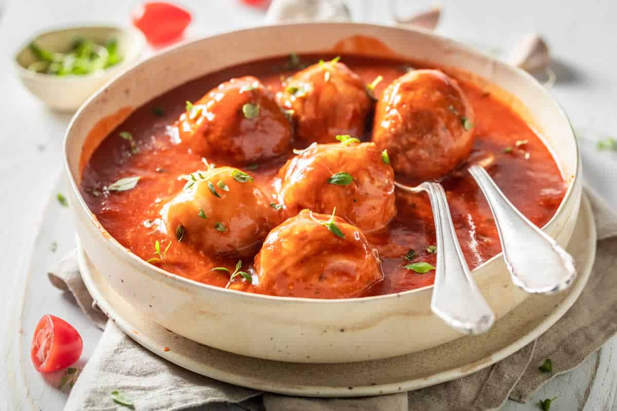 Boulettes de viande à la sauce tomate, légères et savoureuses