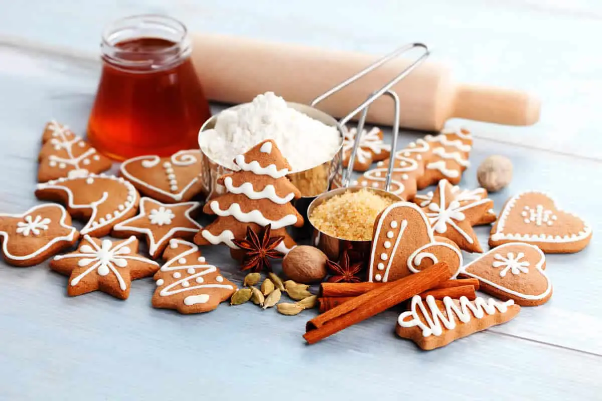 Biscuits de Noël au miel et à la cannelle