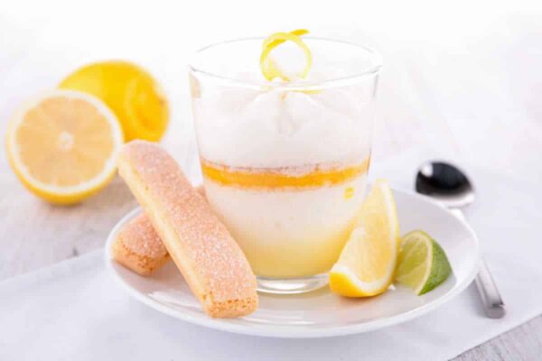 Tiramisu léger au citron: une saveur léger et fraîche