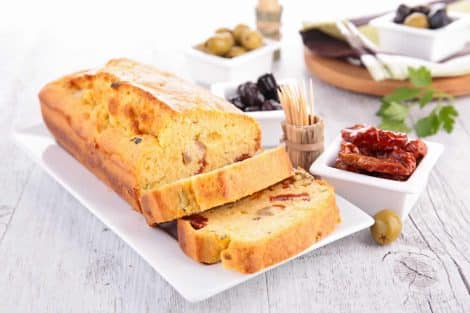 Cake aux olives et tomates séchées au Thermomix : Une recette pour le plaisir !