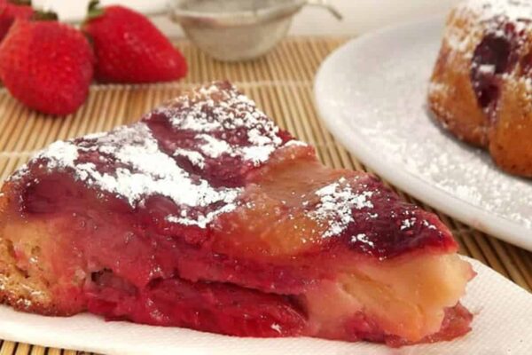 Moelleux aux pommes et fraises au Thermomix : Une façon délicieuse de commencer votre week-end !