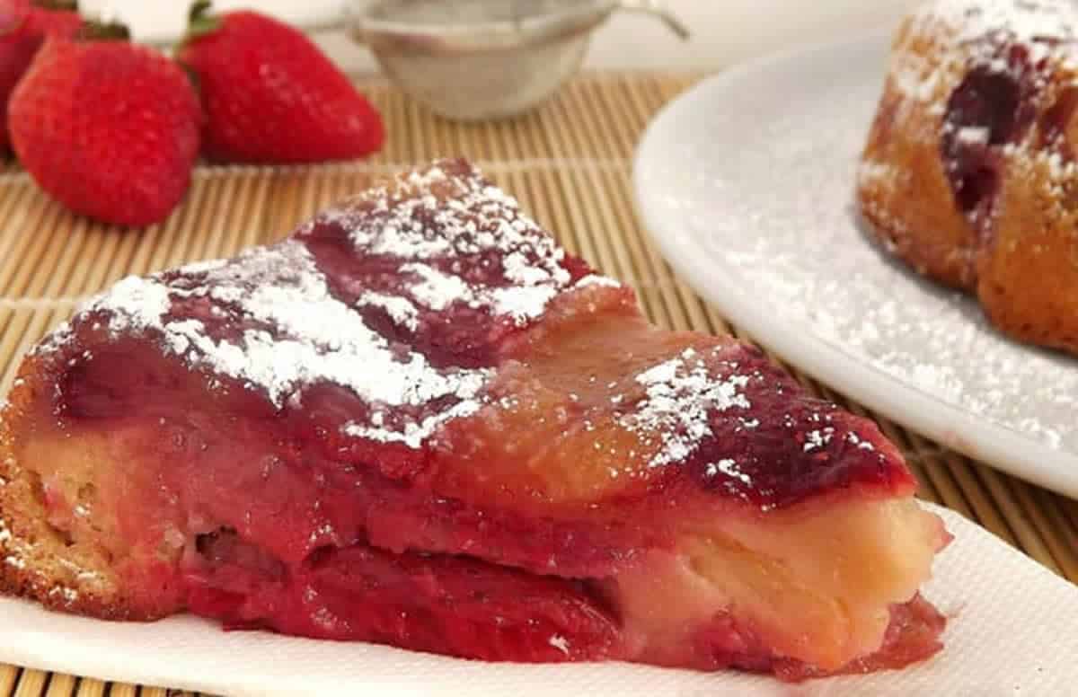 Moelleux aux pommes et fraises au Thermomix : Une façon délicieuse de commencer votre week-end !