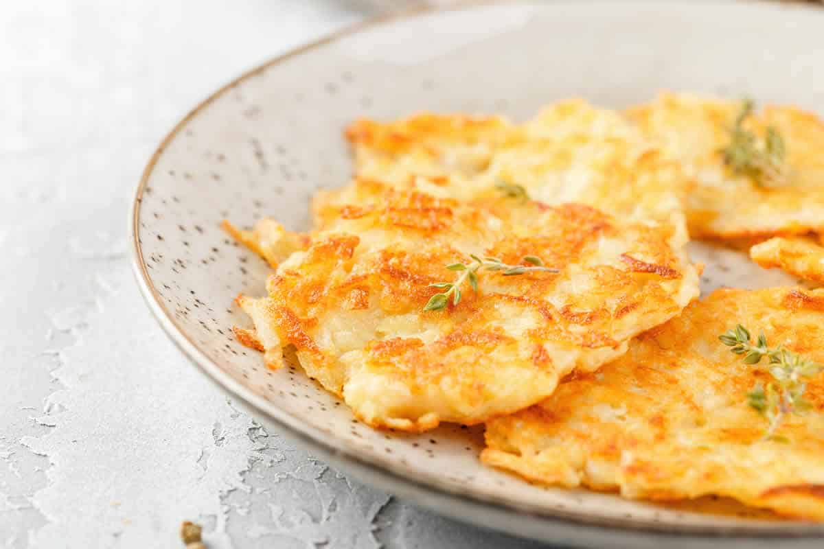 Rösti aux pommes de terre au four au Thermomix : la recette facile pour une cuisine suisse délicieuse !