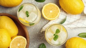 Trouvez la recette de la limonade maison au citron au Thermomix, rafraîchissante et désaltérante !