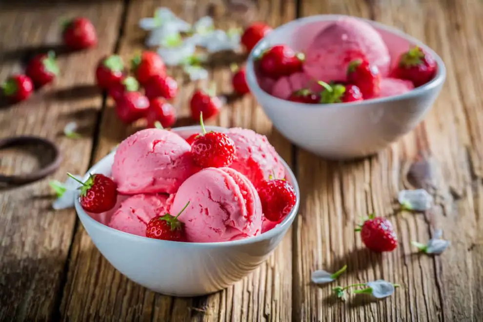 Crème glacée aux fraises et au yaourt au Thermomix : Le meilleur traitement de l'été !