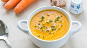Potage de carottes au curry et au lait de coco au Thermomix : une recette facile et rafraîchissante !