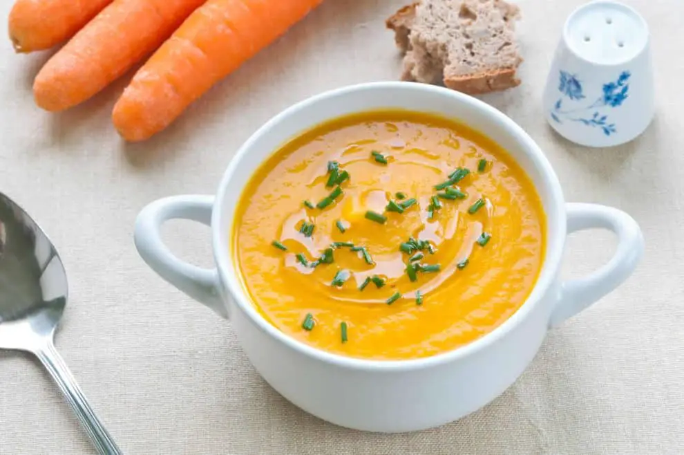 Potage de carottes au curry et au lait de coco au Thermomix : une recette facile et rafraîchissante !