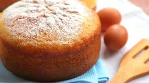 Gâteau à l'orange cuit au micro-ondes : moelleux et parfumé, prêt en 10 minutes