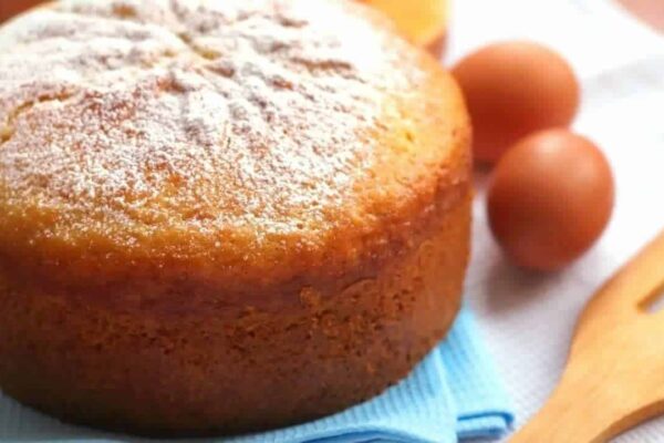 Gâteau à l'orange cuit au micro-ondes : moelleux et parfumé, prêt en 10 minutes