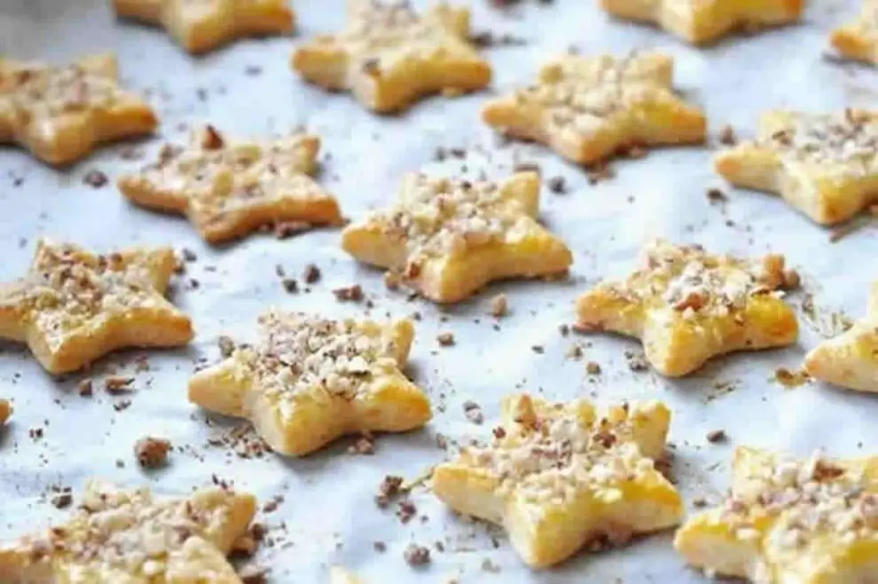 Biscuits de Noël au parmesan et amandes concassées : Un apéritif très savoureux