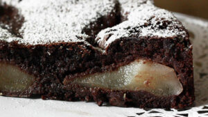 Gâteau moelleux aux poires et au chocolat : Un dessert crémeux et délicieux