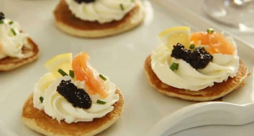 Apéritifs de Noël : Blinis au saumon fumé et caviar au Thermomix