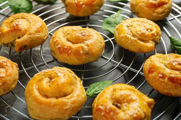 Apéritifs de Noël : Escargots feuilletés au saumon et au fromage