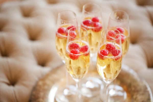 Soupe de champagne aux framboises au Thermomix, un cocktail festif