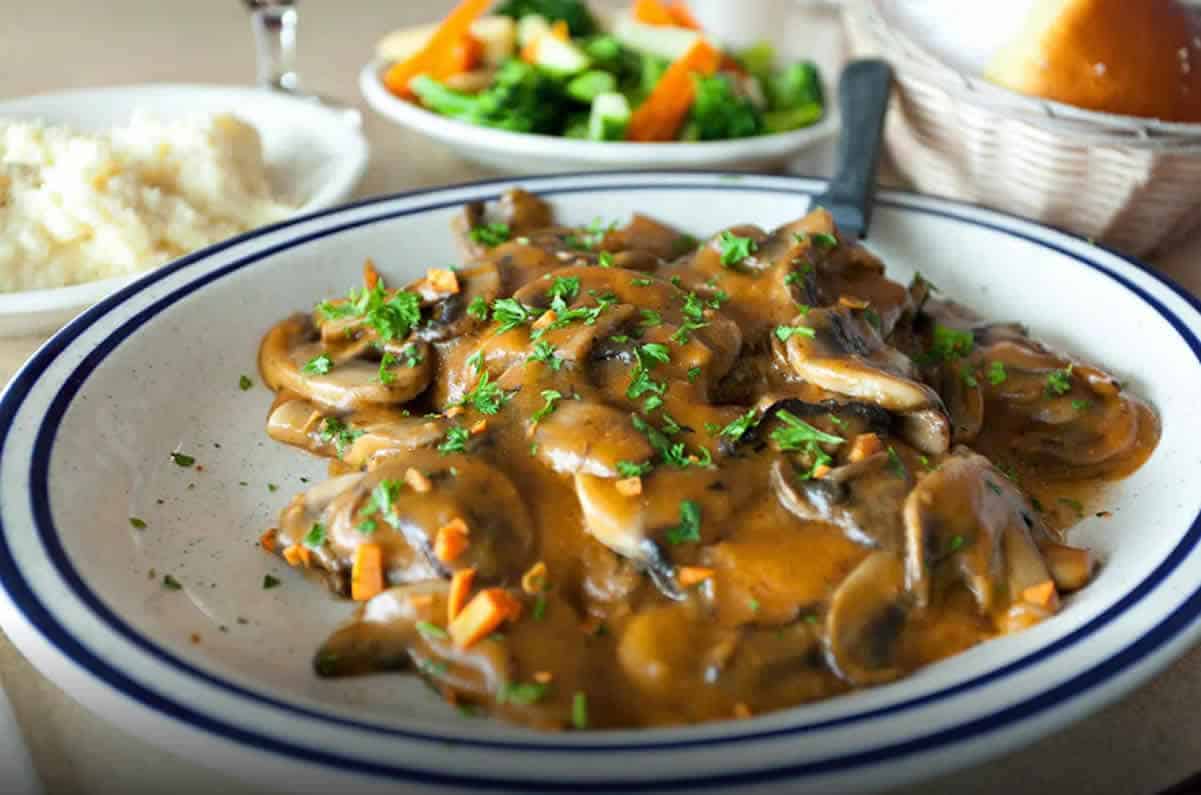 Blancs de poulet au skyr et champignons : Un délice sain et savoureux