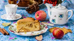 Gâteau au yaourt pommes et cannelle : Une douce surprise