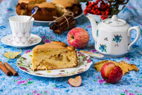 Gâteau au yaourt pommes et cannelle : Une douce surprise
