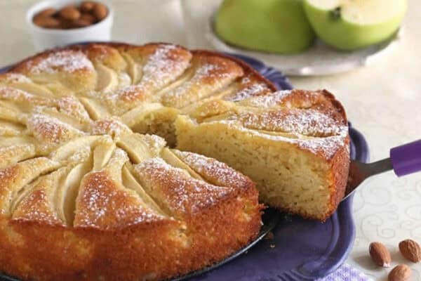 Une combinaison délicieusement sucrée : Gâteau moelleux aux pommes et aux amandes