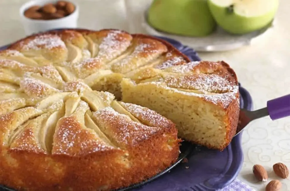 Une combinaison délicieusement sucrée : Gâteau moelleux aux pommes et aux amandes