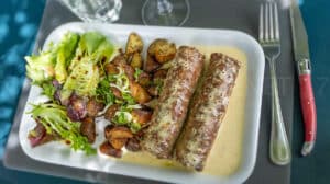 Andouillette à la sauce moutarde : Un délicieux plat traditionnel de la cuisine française