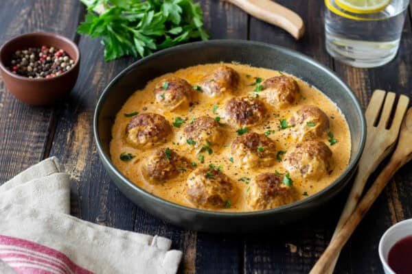 Boulettes de viande à la suédoise : Une symphonie de saveurs