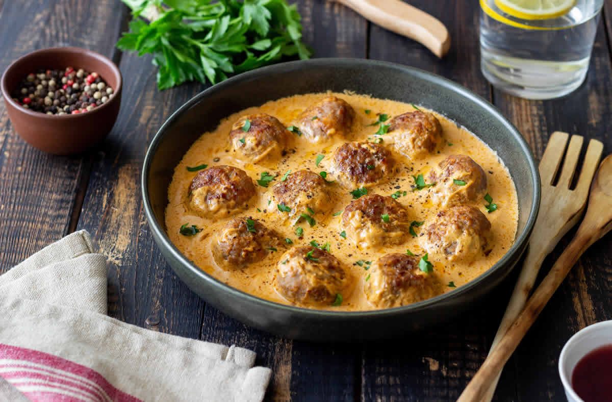 Boulettes de viande à la suédoise : Une symphonie de saveurs
