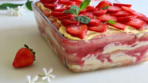 Tiramisu aux fraises : Un délicieux dessert aux baies