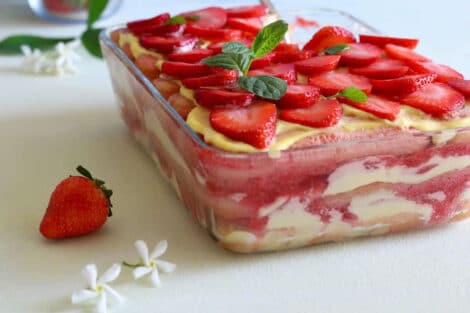 Tiramisu aux fraises : Un délicieux dessert aux baies
