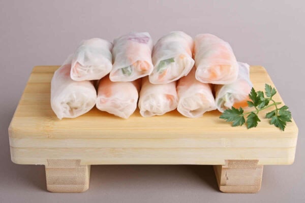 Apéritif de Pâques : Rouleaux de printemps aux légumes et au saumon fumé