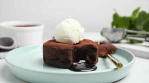 Fondant au chocolat noir : Un dessert délicieux et simple à préparer