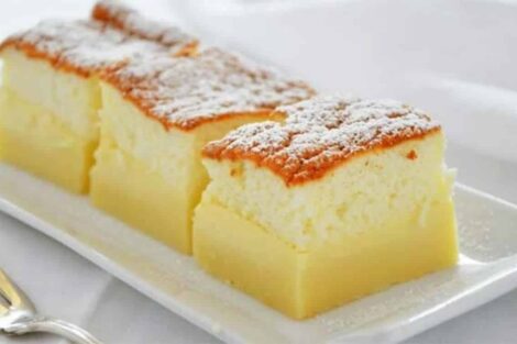 Gâteau magique au citron : Un dessert étonnant et délicieusement fondant