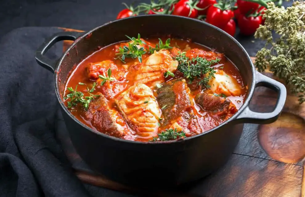 Mijoté de cabillaud à la sauce tomate : Un repas complet et délicieux