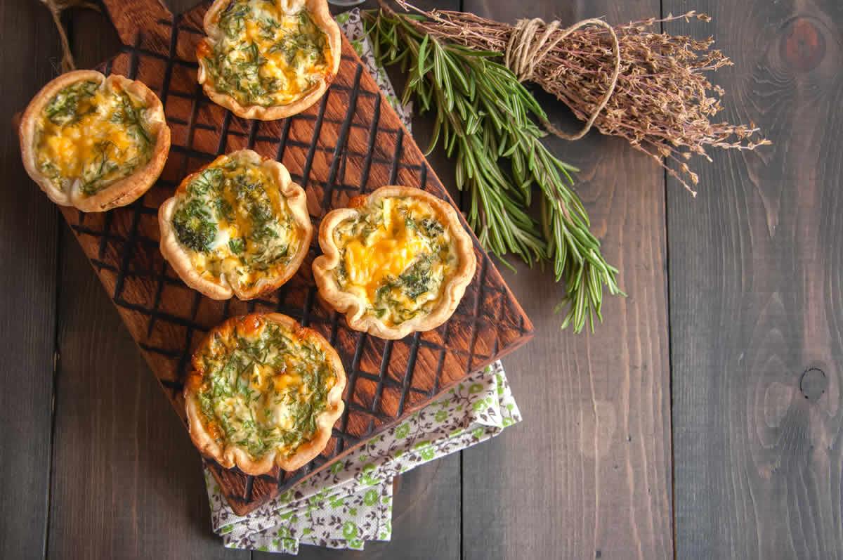 Mini-quiches aux légumes de printemps : Parfaites pour un apéritif de Pâques