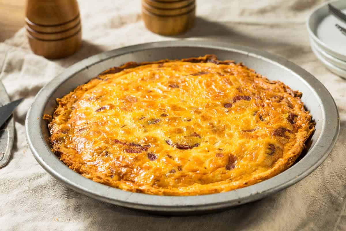 Quiche Knacki à la moutarde : Savoureuse et simple à réaliser