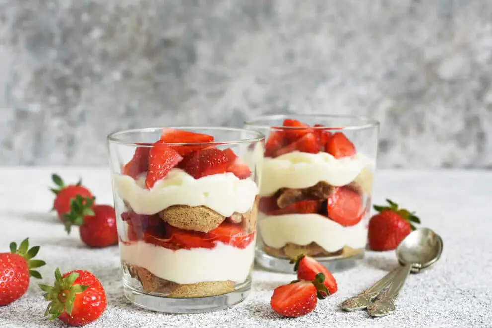 Tiramisu aux fraises : Un délicieux dessert frais et fruité