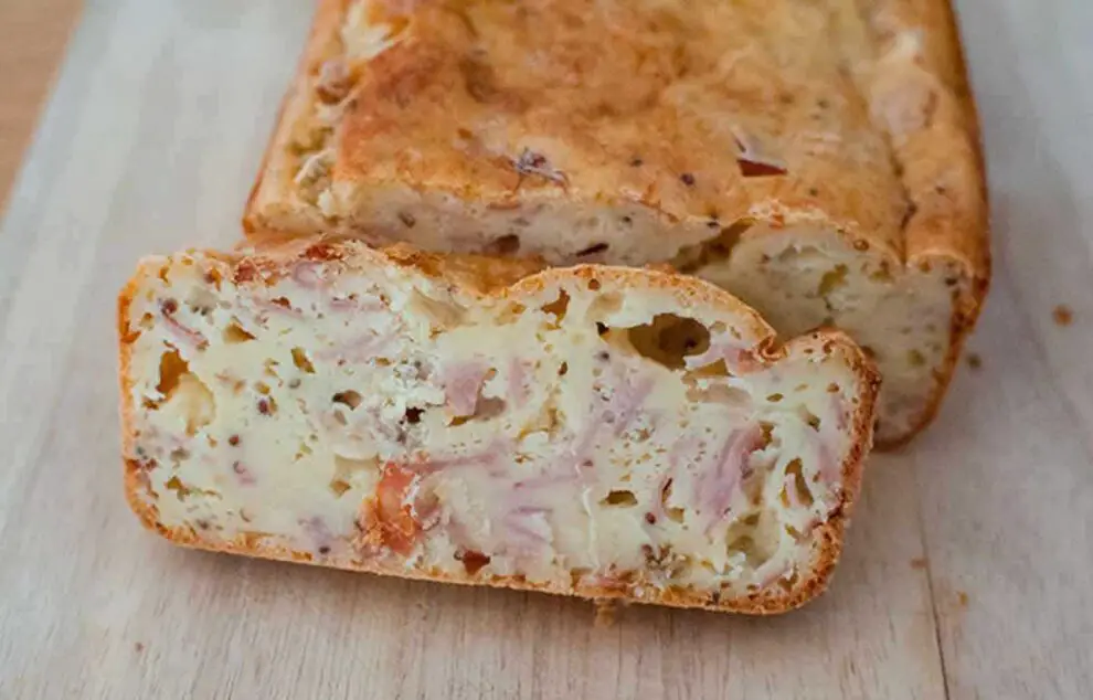 Cake au fromage à raclette et au jambon : Délicieux et incroyablement facile à réaliser
