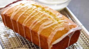 Cake ultra-moelleux au citron : Le parfait équilibre entre douceur et acidité