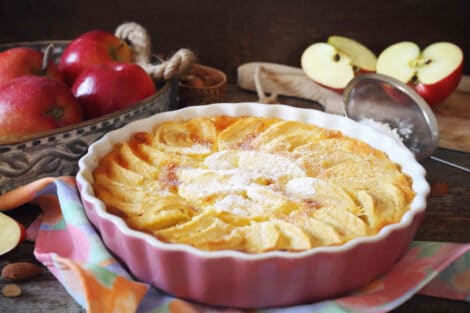 Clafoutis léger aux pommes et à la cannelle : Un dessert délicieusement équilibré