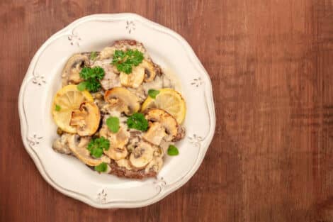 Escalopes de veau aux champignons et à la crème - Un plat délicieux et réconfortant