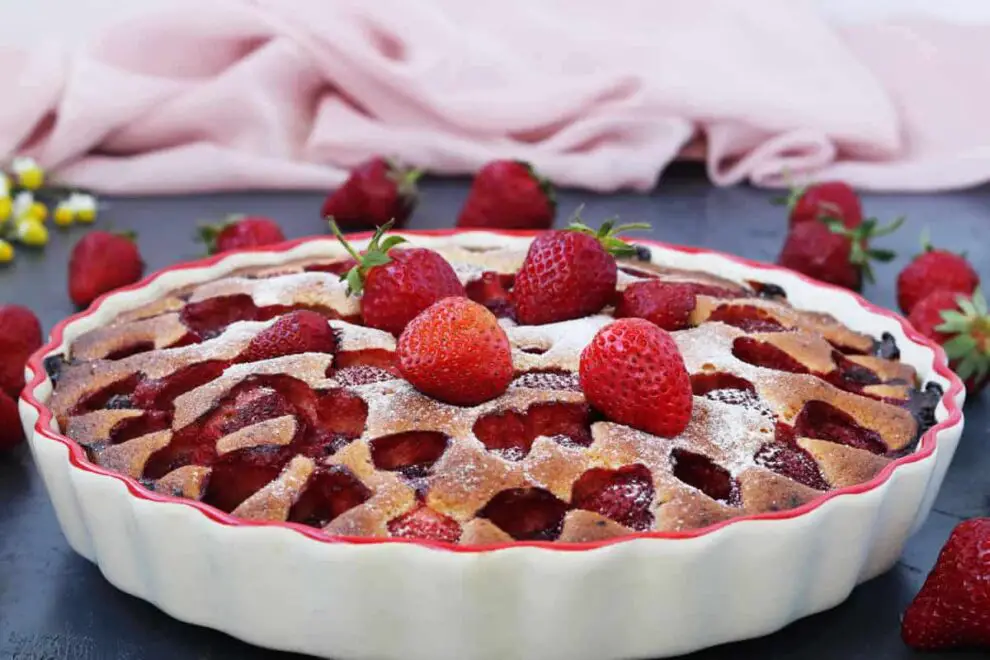 Gâteau moelleux aux fraises - Un délice fruité irrésistible
