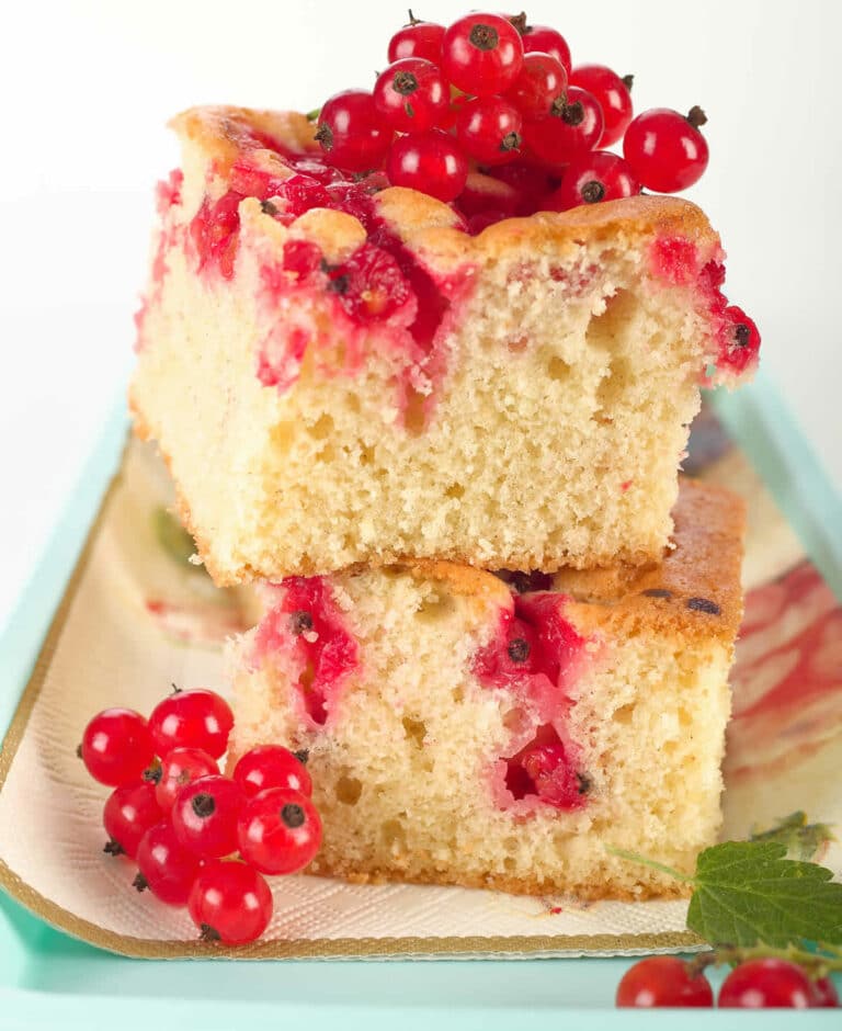 Gâteau moelleux aux groseilles : Un dessert irrésistible