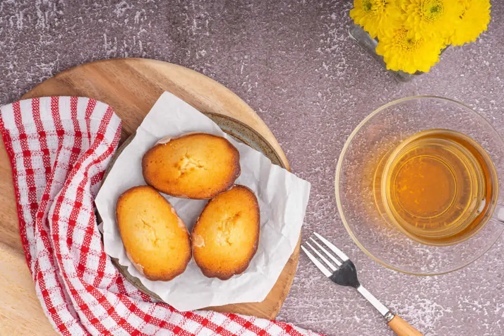 Madeleines au citron : Des petites pâtisseries françaises douces et moelleuses