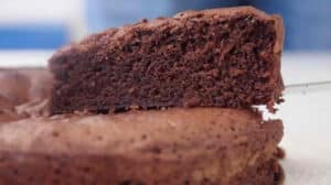 Moelleux au chocolat sans beurre sans sucre : Un dessert sain et irrésistible
