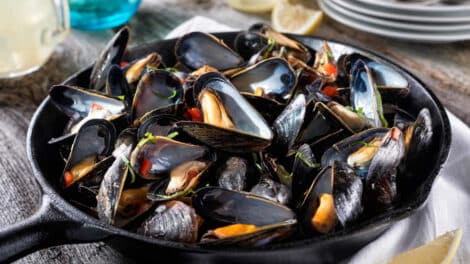 Moules Marinières : Un délicieux plat de fruits de mer rapide et facile à préparer