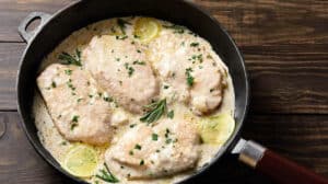 Poitrines de poulet crémeux à l'ail et au citron : Un plat réconfortant et délicieux