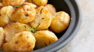 Pommes de terre rôties croustillantes et dorées