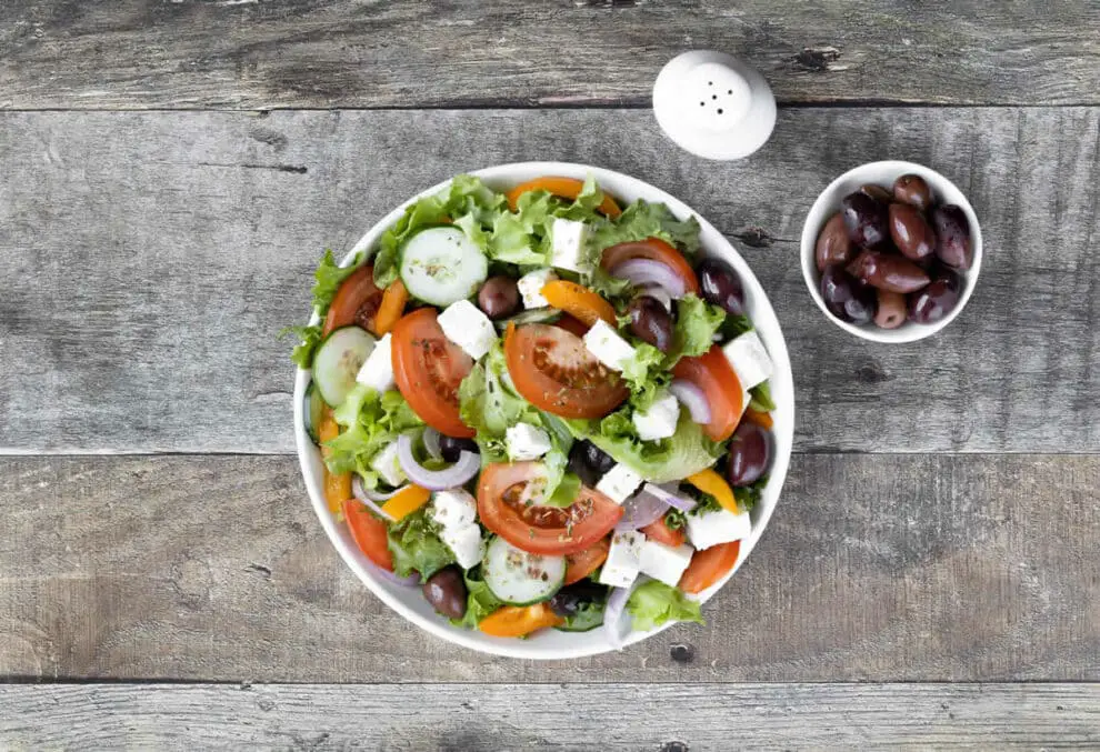 Salade grecque traditionnelle – Un repas frais et sain